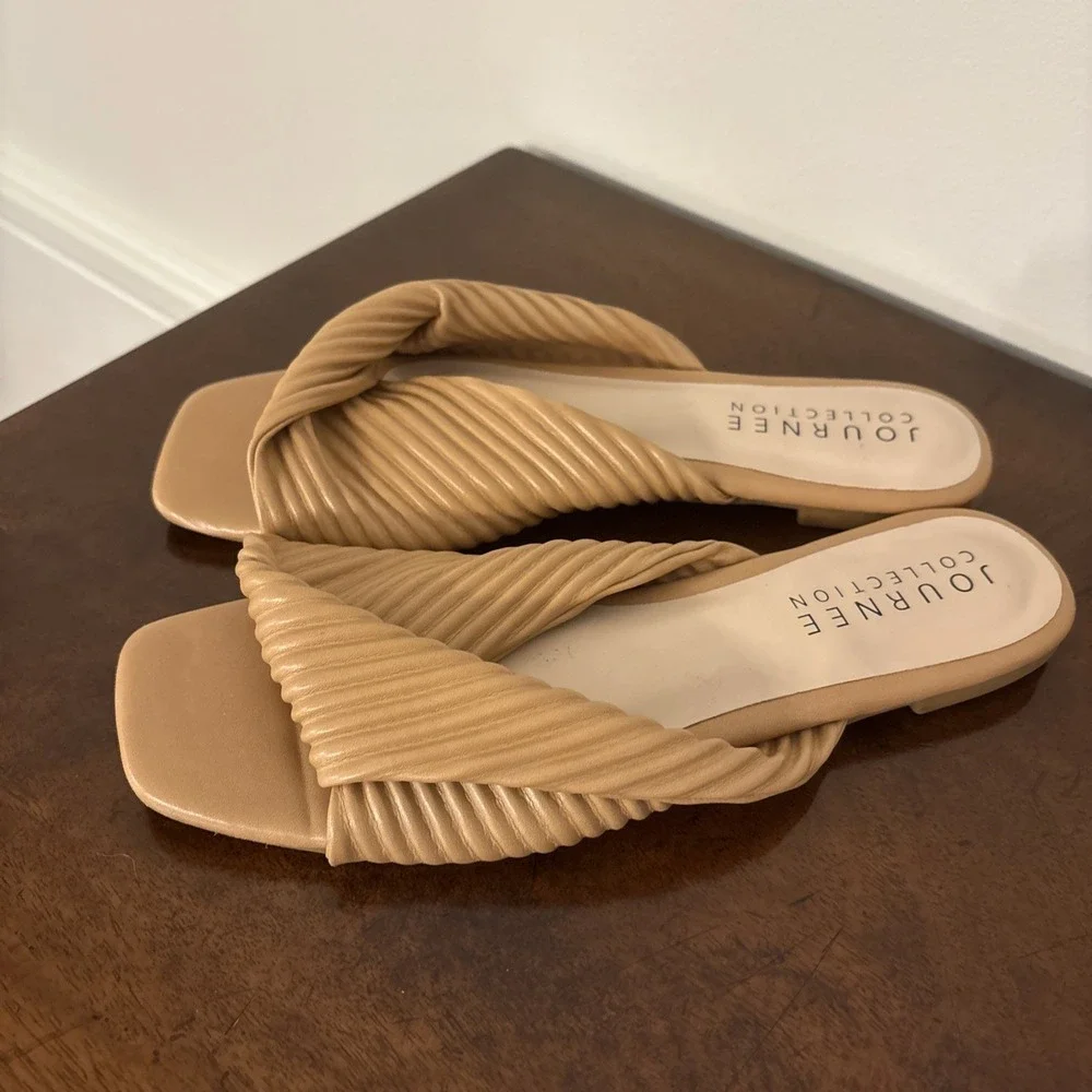 Journee Collection Women's‎ Emalynn Tan Faux Leather Slide Sandals Size 7.5